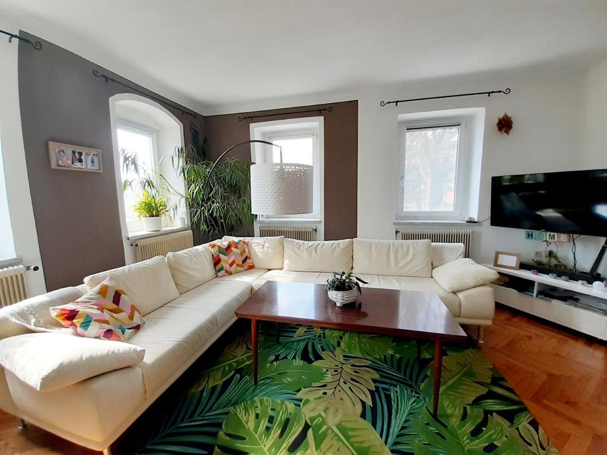 Schoene Altbauwohnung Auf Dem Land Kallham Exterior foto
